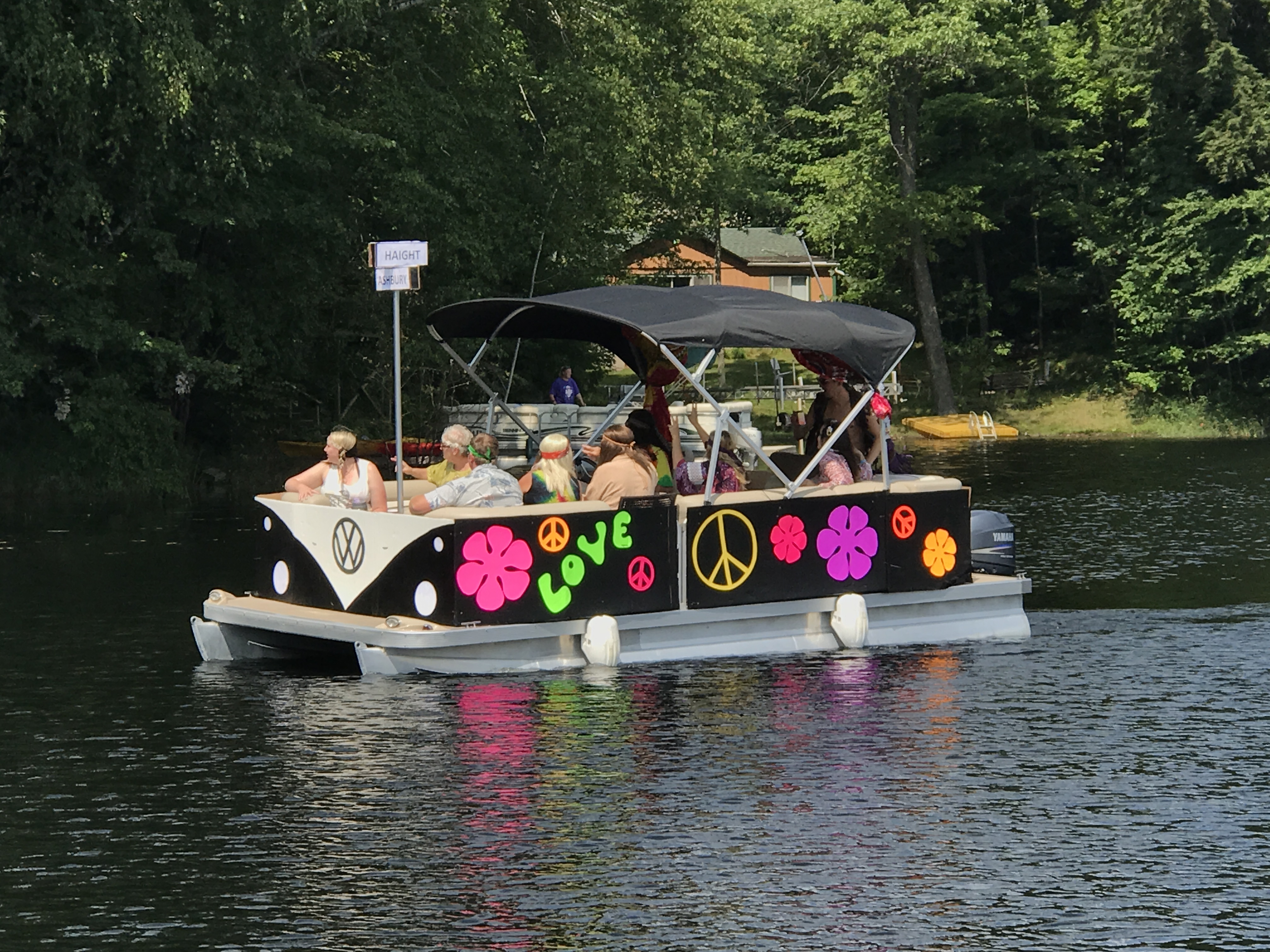 Read more about the article Annual Pontoon Parade